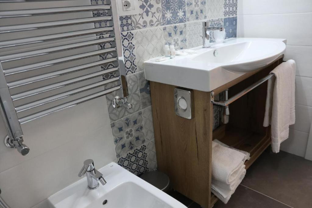 Residenza La Reggia Alojamento de Acomodação e Pequeno-almoço *